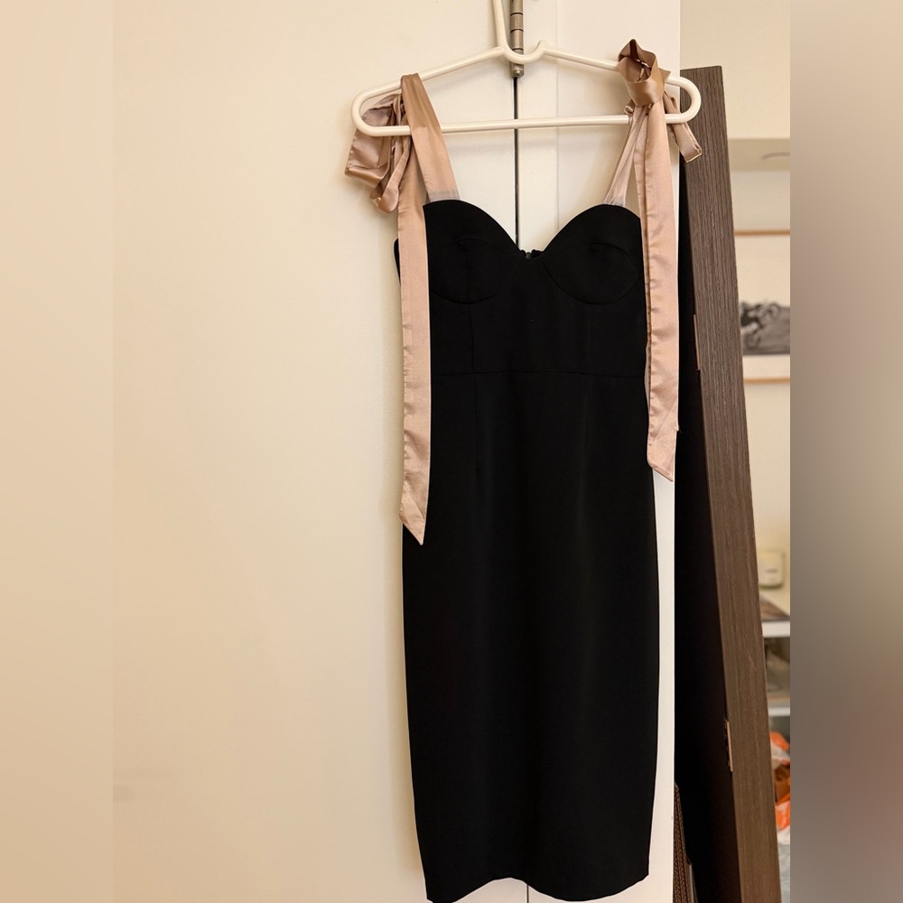 Alieva Elegant Black Dress